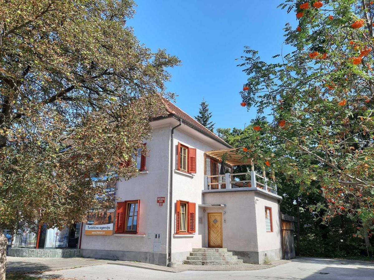 Triglav Apartment House Kranj Luaran gambar