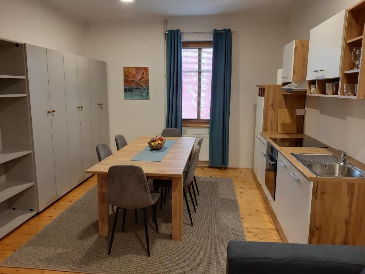 Triglav Apartment House Kranj Luaran gambar
