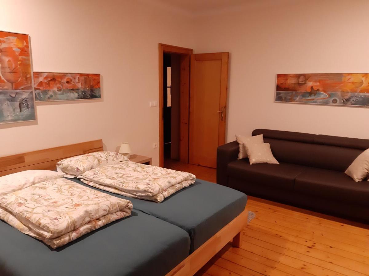 Triglav Apartment House Kranj Luaran gambar